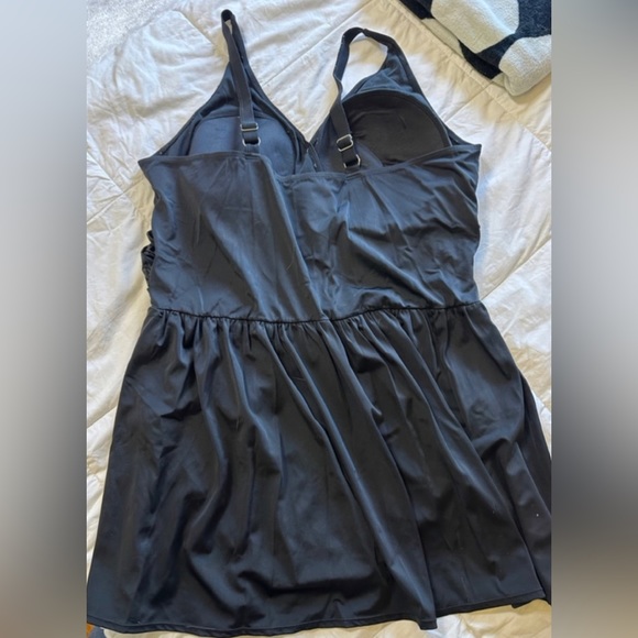 Swimsuit 1 Piece V-Neck Skirted- DENIM & COMPANY BEACH -Women's Size 24W - Picture 3 of 8